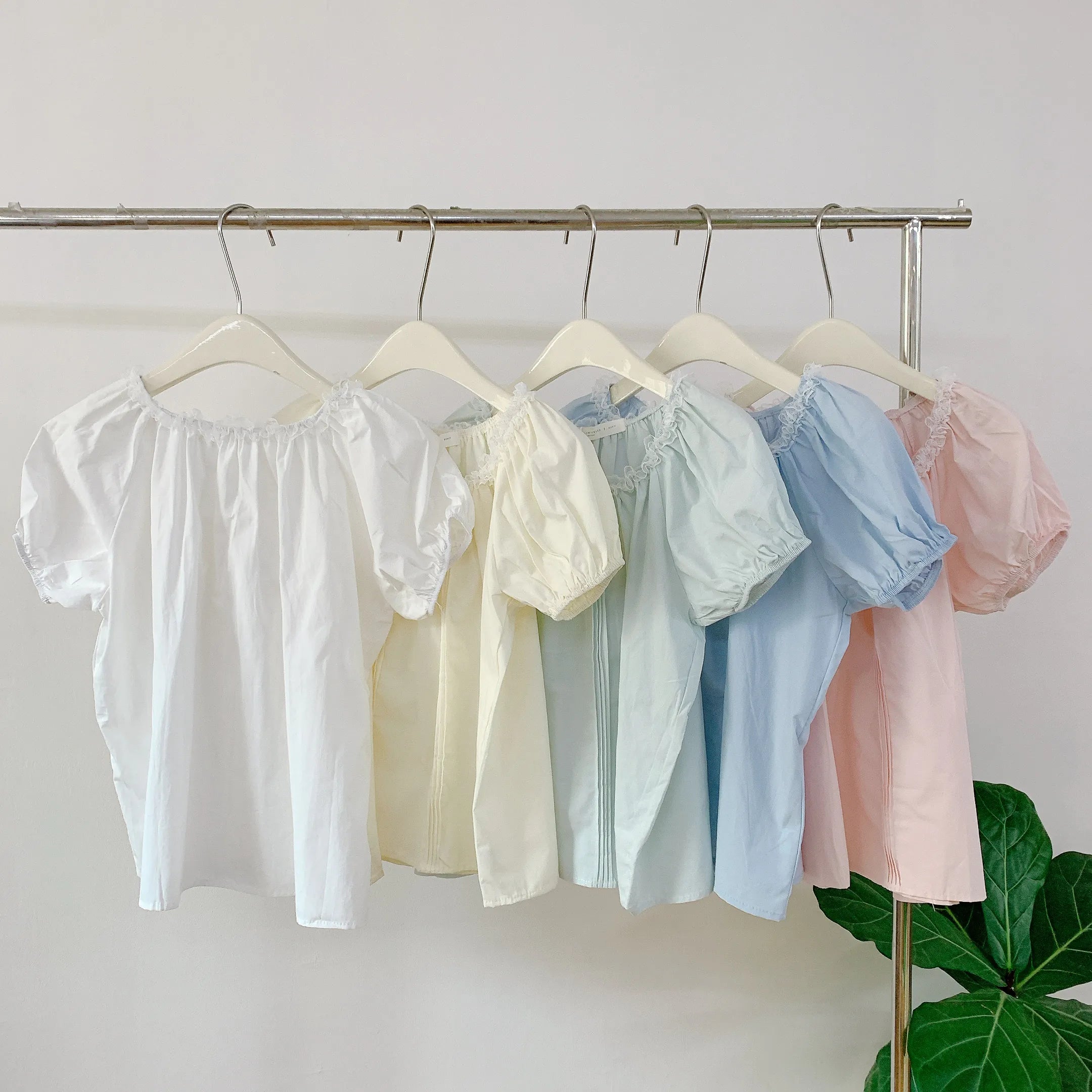 HELLO MILK TEE- 85193 拼接蕾絲衫