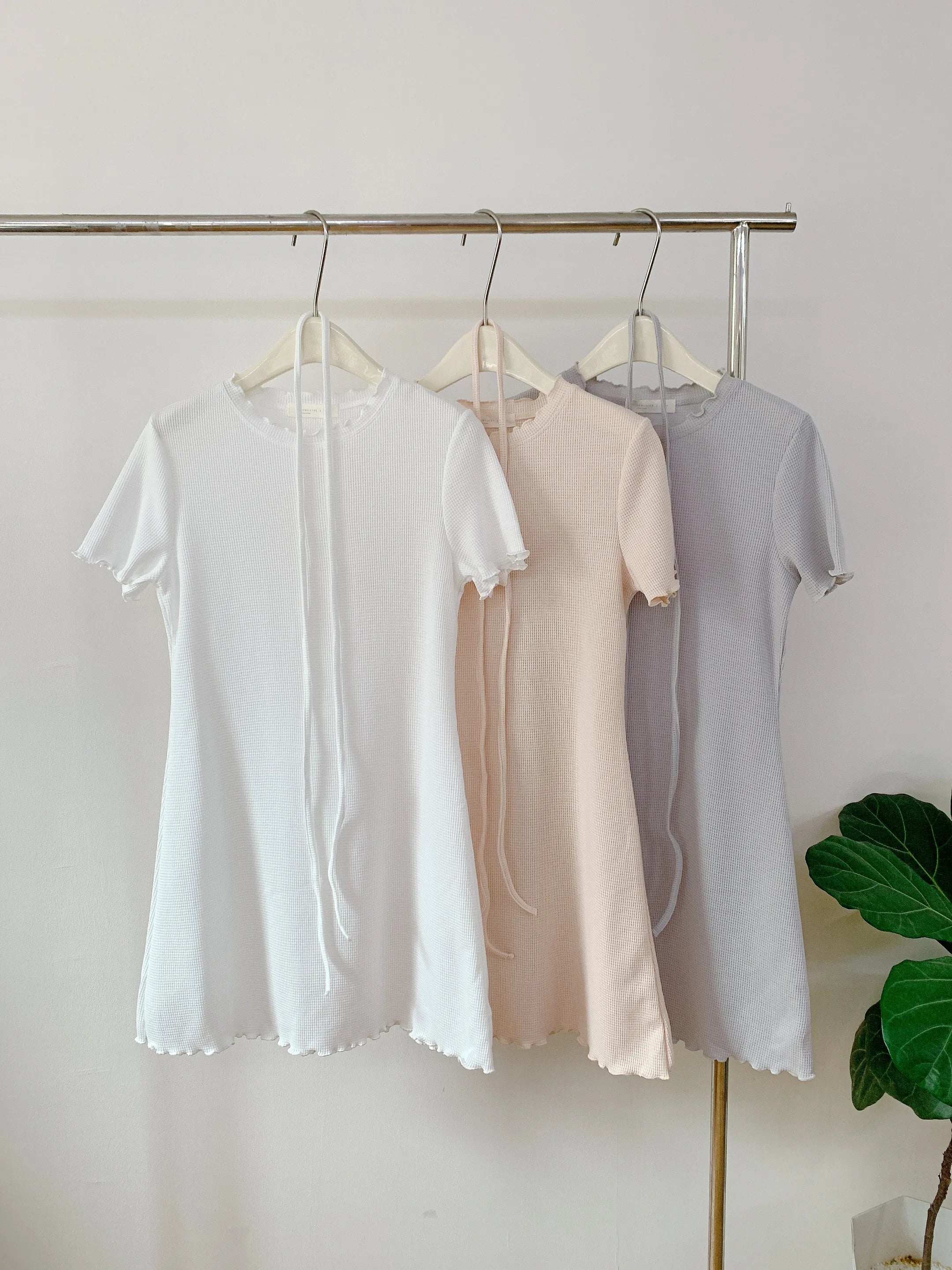 HELLO MILK TEE- 85254 簡約連衣裙