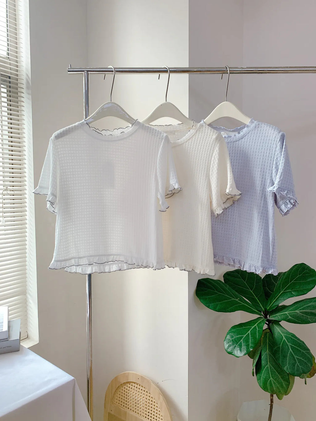 HELLO MILK TEE- 85301 木耳邊上衣