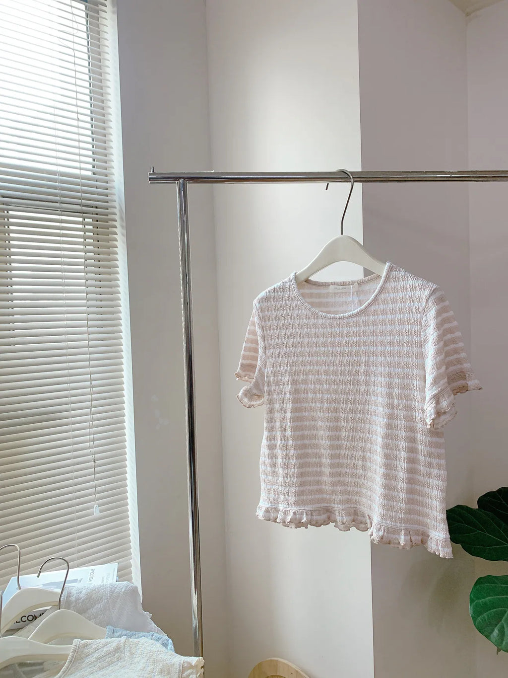 HELLO MILK TEE- 85307 條紋上衣