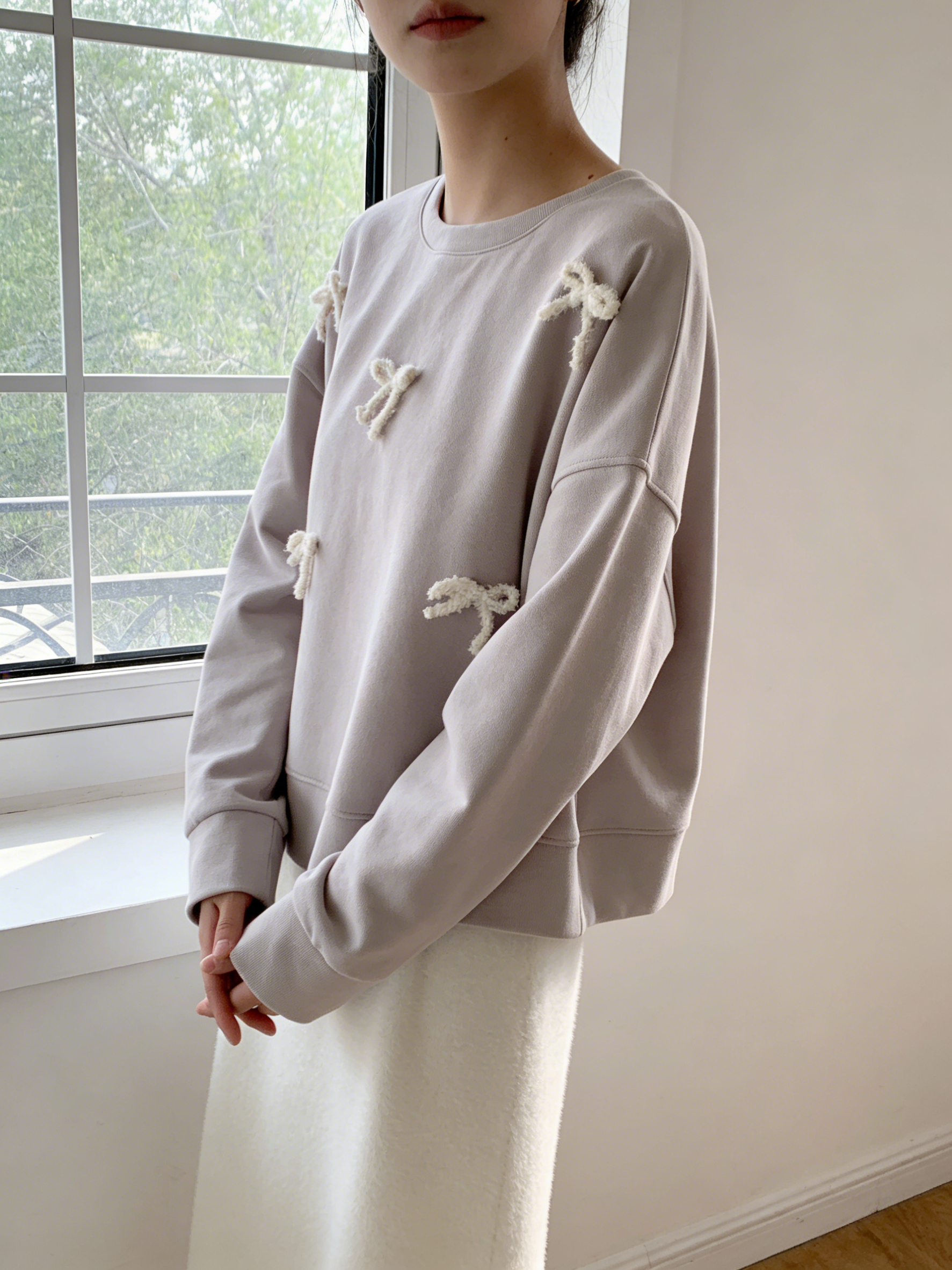 HELLO MILK TEE- 85811 釘珠上衣