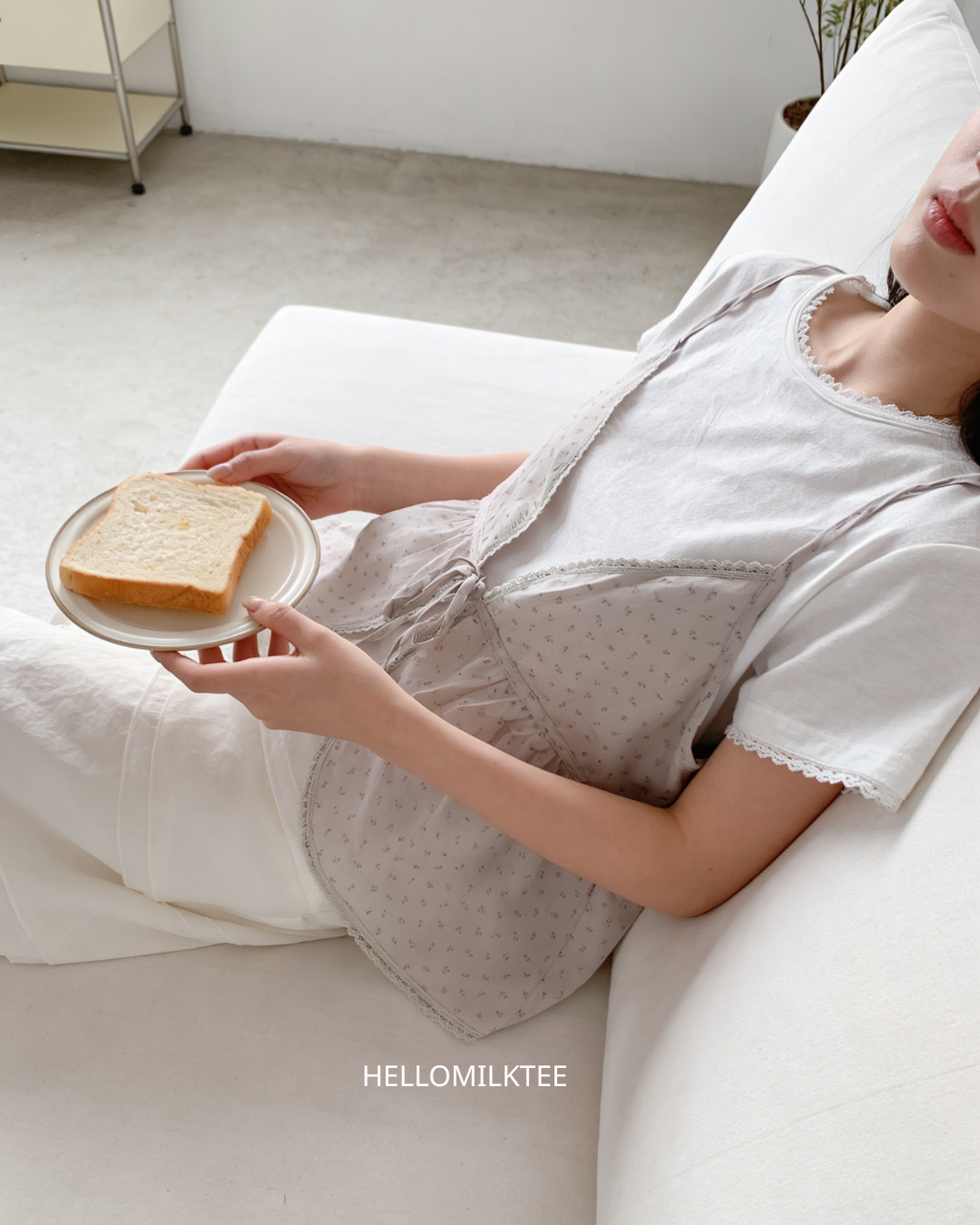 HELLO MILK TEE- 86313 花邊短袖