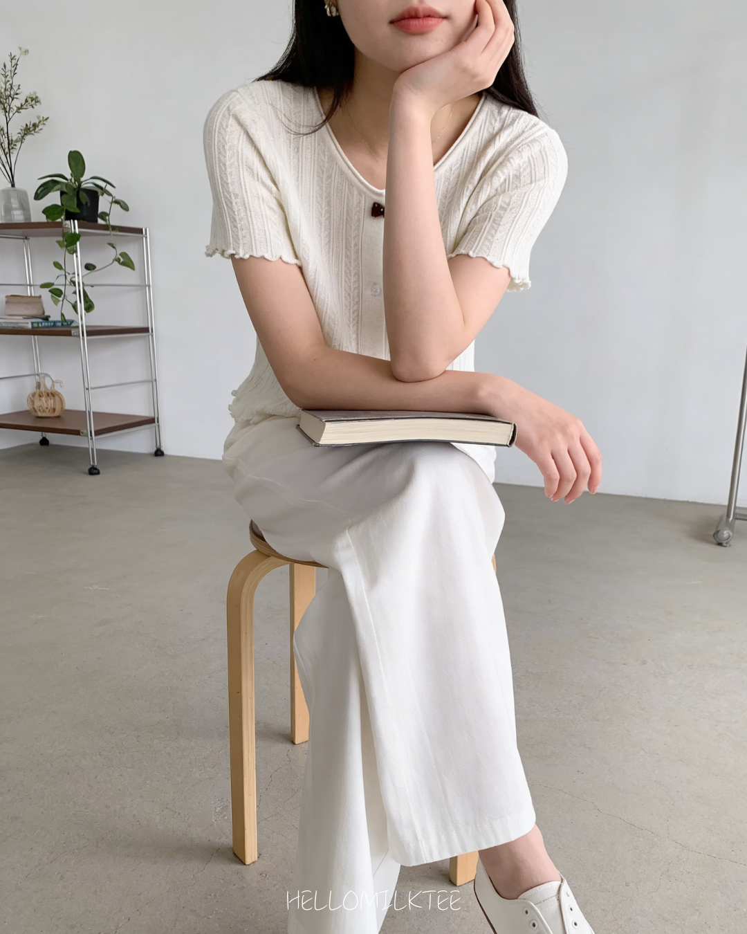 HELLO MILK TEE- 86155 心口小蝴蝶結上衣