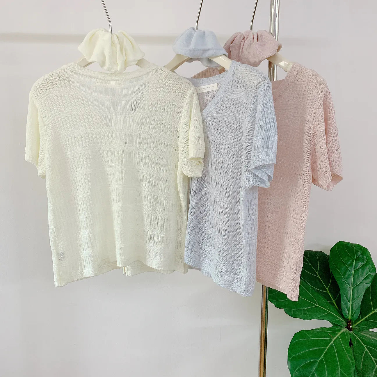 HELLO MILK TEE- 85111 百搭V領衫