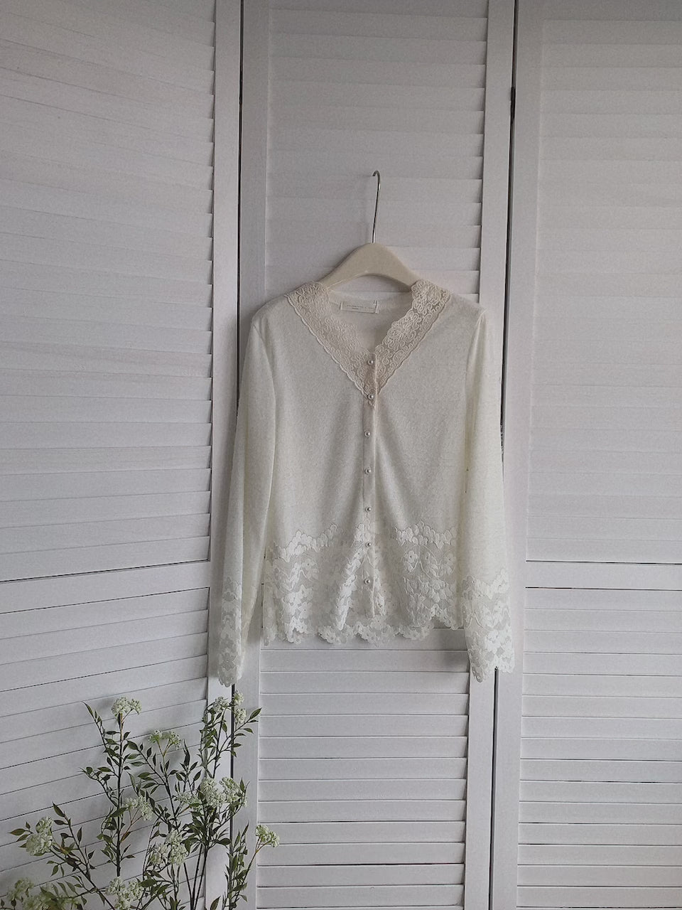 HELLO MILK TEE- 85535 蕾絲拼接衫