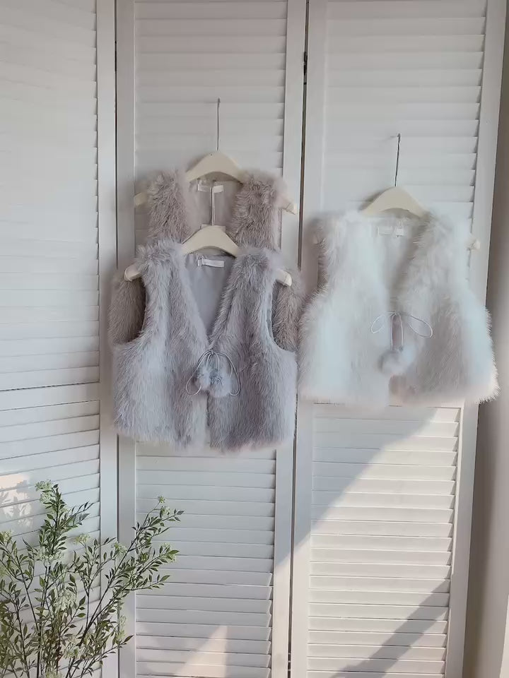 HELLO MILK TEE- 85875 毛絨馬甲