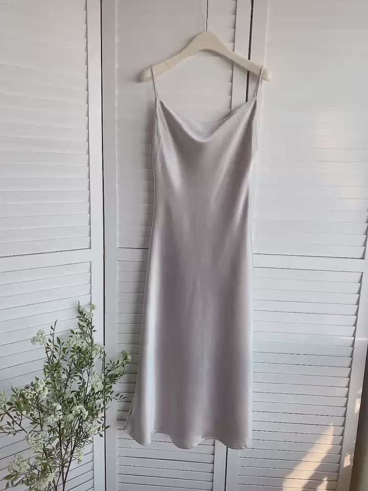 HELLO MILK TEE- 85661 緞面吊帶裙